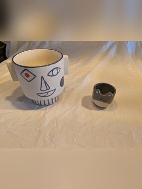2/50$ Ceramic Set Of Planters, Face And Cat